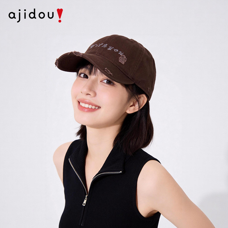 AJIDOU阿吉豆帽子女复古咖色字母棒球帽鸭舌帽做旧破洞春款遮阳帽