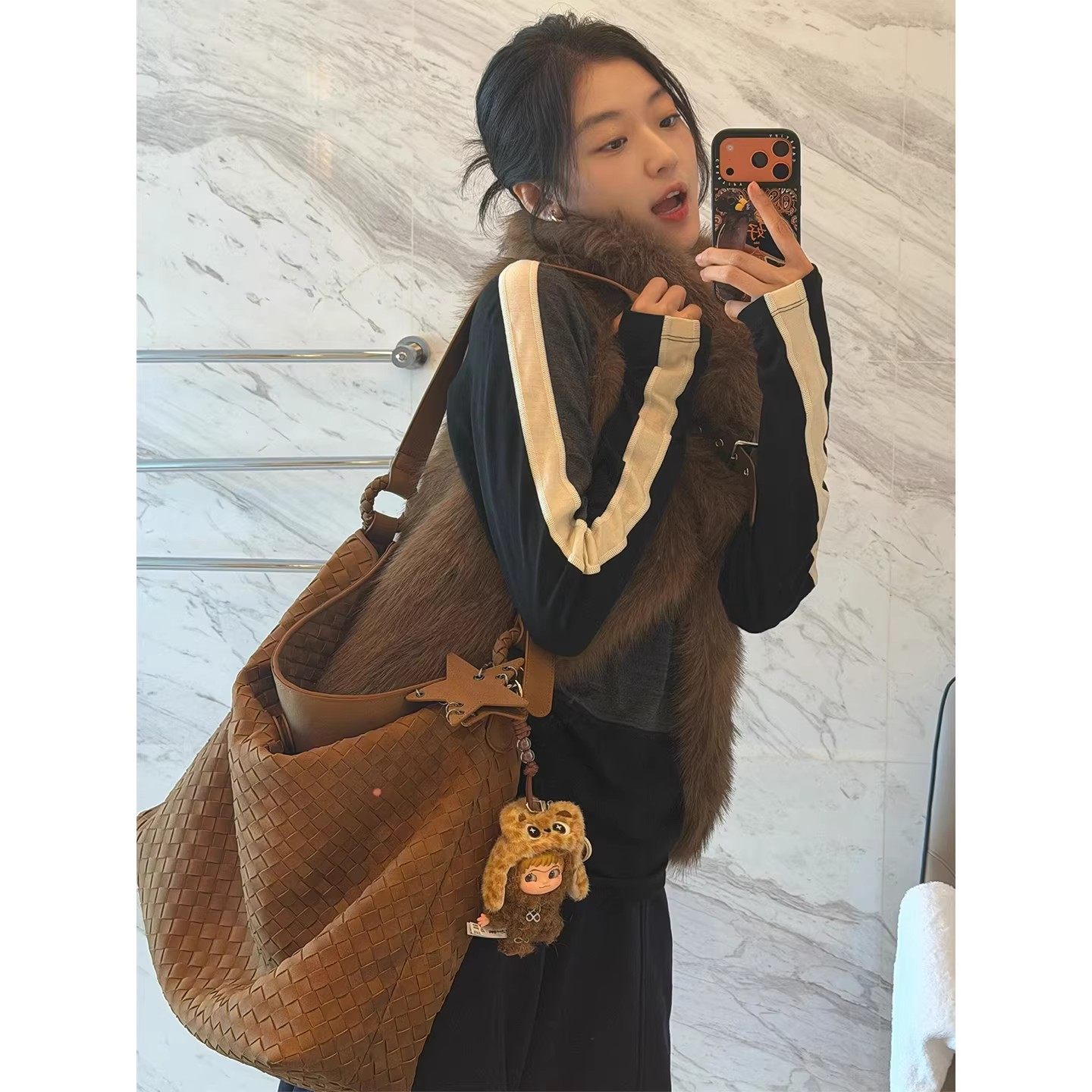 孙千同款麂皮编织包2025新款大容量秋冬高级感托特包单肩斜挎包,箱包皮具/热销女包/男包,托特包,淘宝优惠券,粉丝福利购,淘宝优惠卷