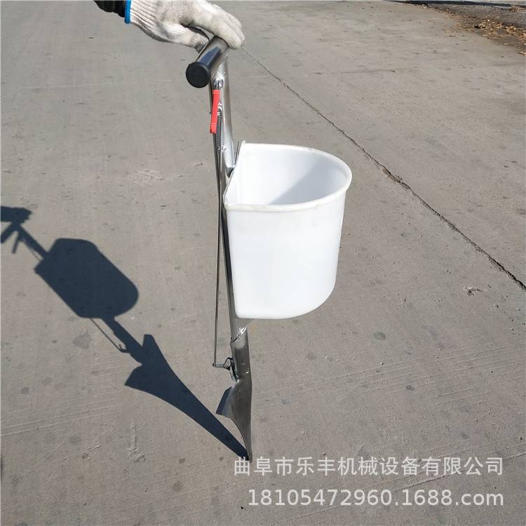 蔬菜玉米果树施肥器 脚踏施肥机 背负式苗木根部施肥器图片