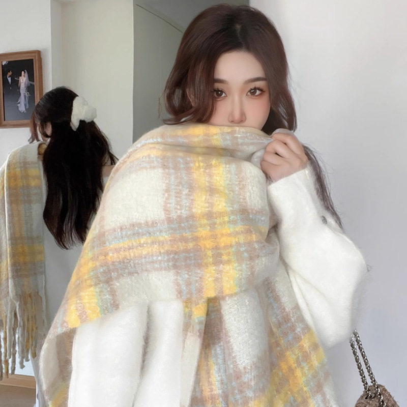 围巾女冬季奶油黄格纹2025新款潮保暖秋冬加厚加密大披肩柔软围脖