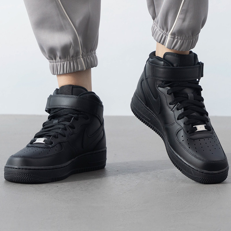 NIKE耐克男鞋新款男子经典中帮AIR FORCE 1复古板鞋休闲旅游鞋