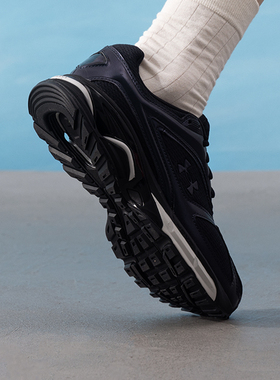 安德玛男鞋女鞋休闲鞋新款网面透气复古运动鞋轻便训练鞋 30281