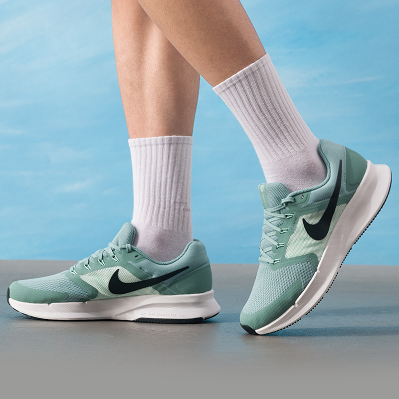 耐克（NIKE）男鞋2025冬季新款run swift 3网面透气缓震运动鞋跑