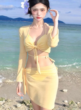 【芒果乳酪】2025新款黄色分体度假小胸聚拢显白高级感四件套泳衣