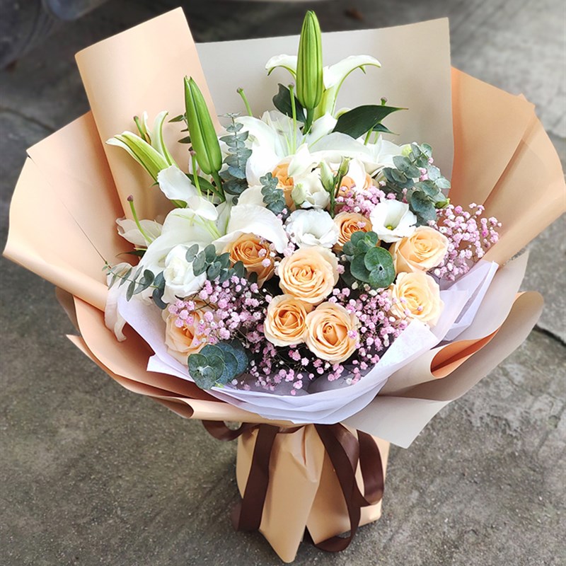 玫瑰百合生日花束深圳鲜花速递福田罗湖南宝安龙岗花店送花