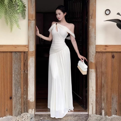 法式一字肩吊带收腰显瘦连衣裙