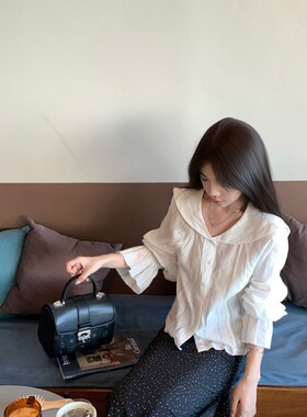 6eco刘一口 午茶小调 温柔白色大翻领衬衣套装灰色针织开衫两件套
