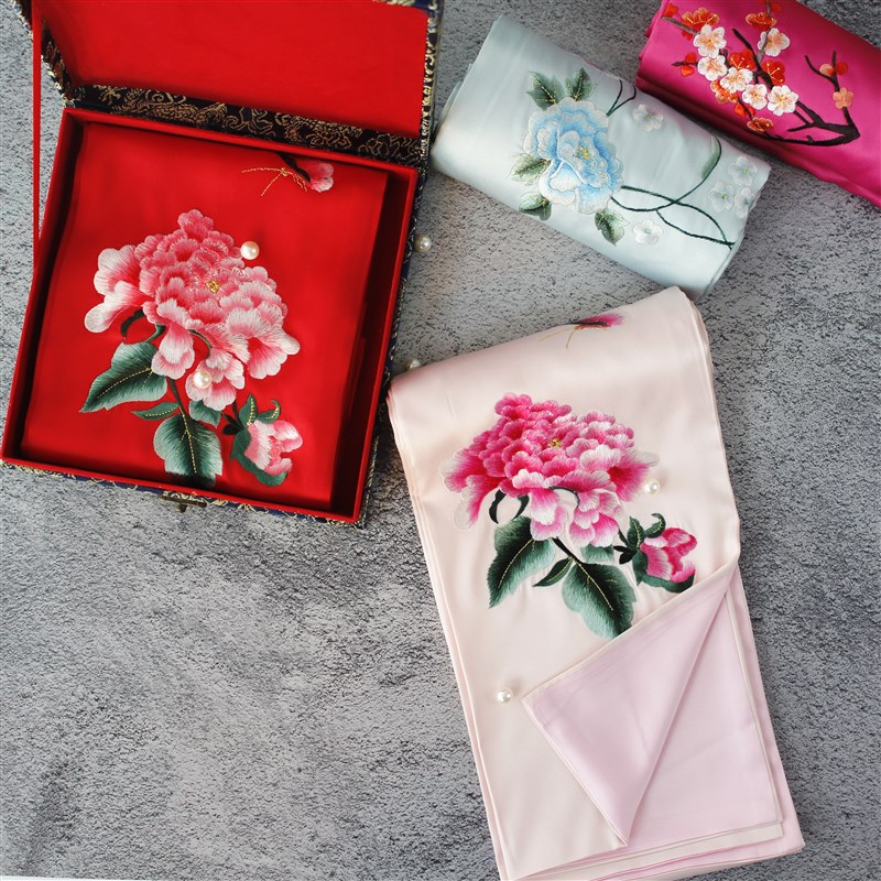 成都蜀绣丝巾机场纪念品特色丝绸围巾真丝女春秋冬季披肩出国礼物