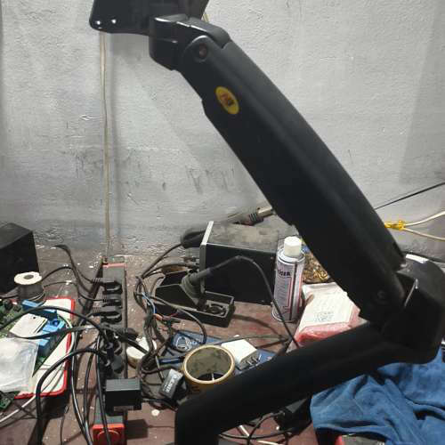 NB显示器支架F100A铝合金材质黑色款支架可旋转升降议价