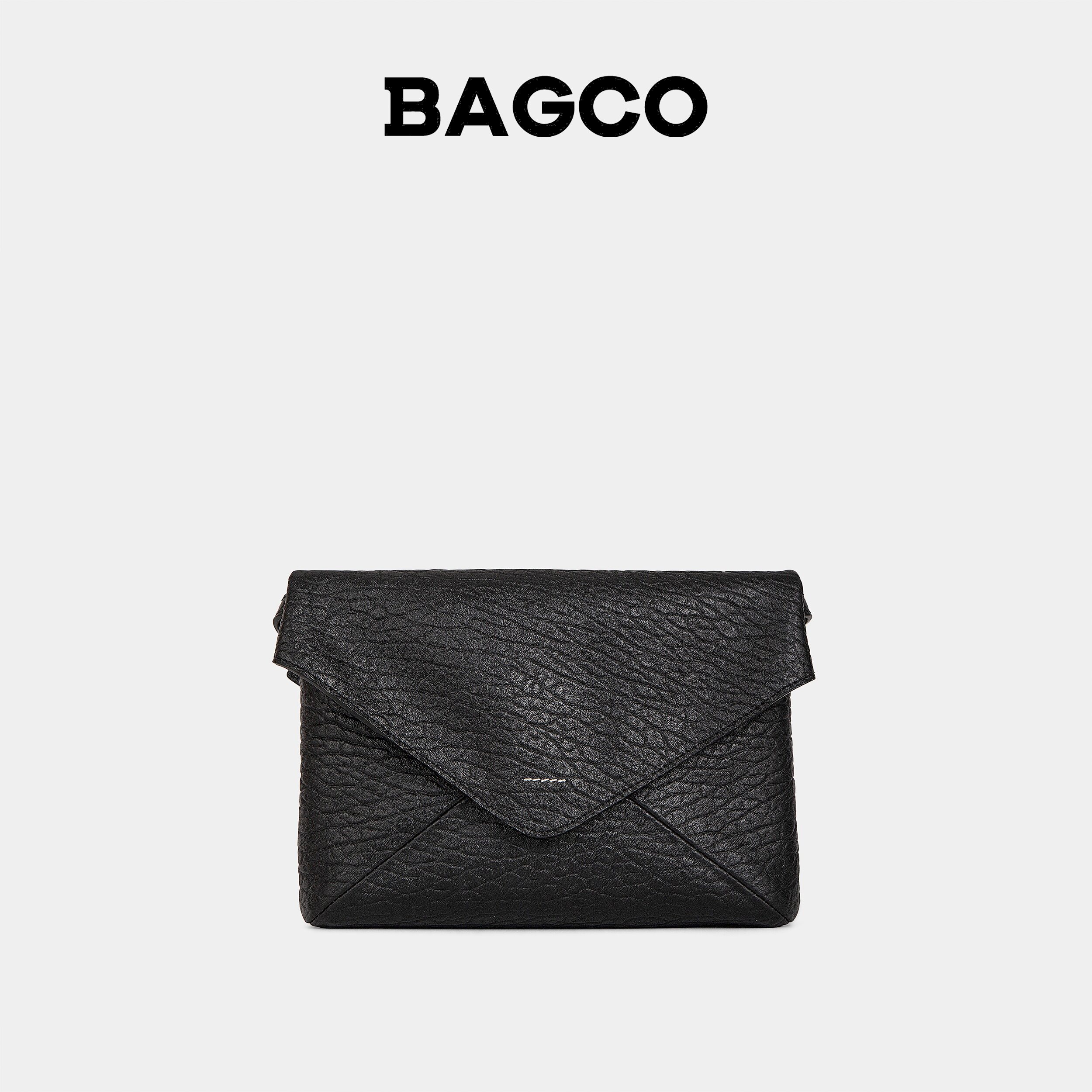 BAGCO2026年夏季新品信封邮差包泡泡羊皮可调节肩带单肩斜挎