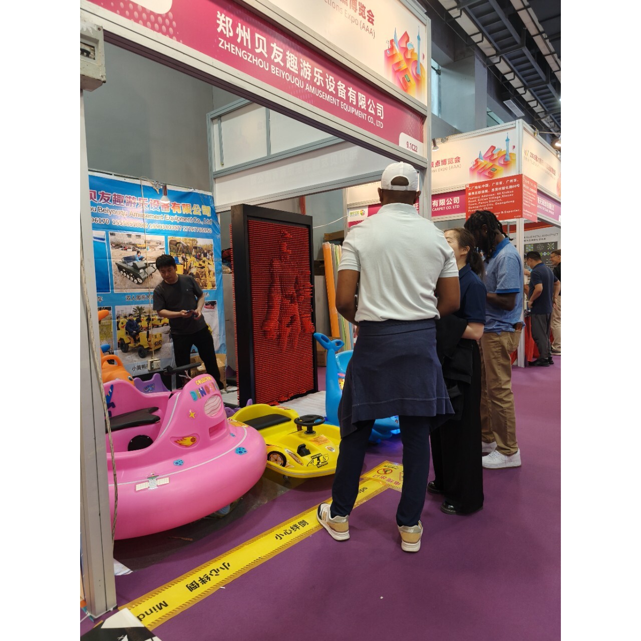 商场超市美陈大型三维针雕人体墙3D百变针人体克隆网红引互动景观