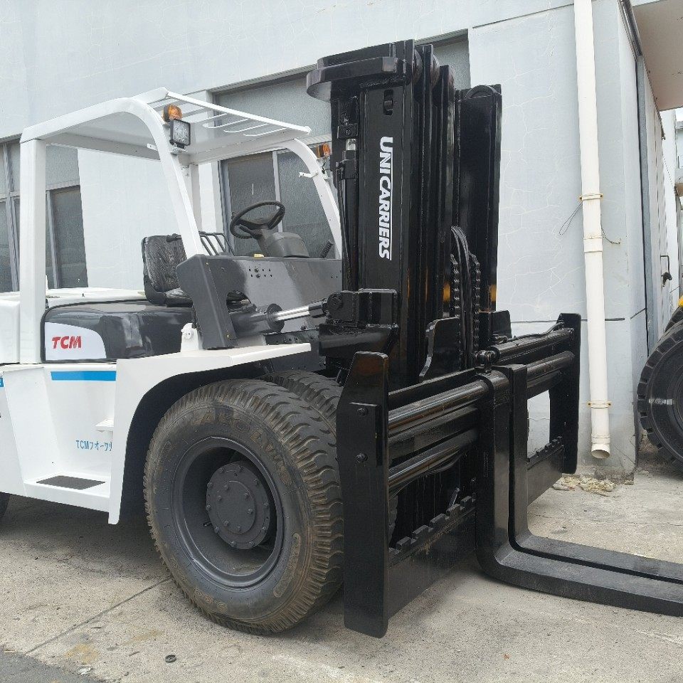 低价出售TCM3-30吨叉车，升高3米一6米。
