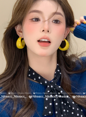 黄色复古港风耳环2025新款爆款高级感气质大气耳钉夸张耳饰女耳圈