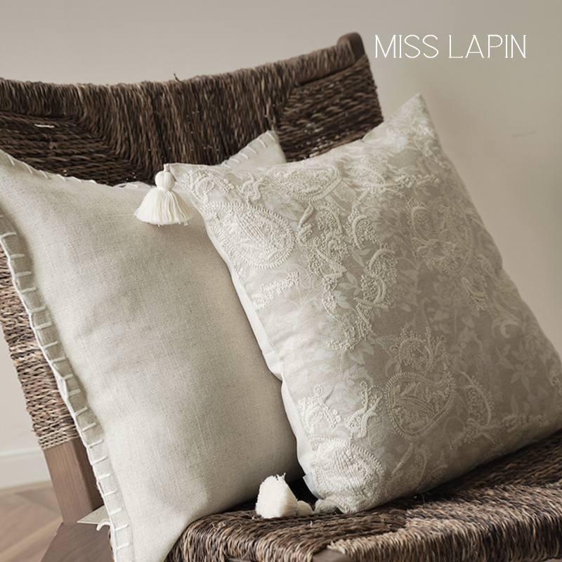 澜品眠灵米色棉麻绣花吊穗抱枕客厅透气腰枕沙发靠垫床头靠枕