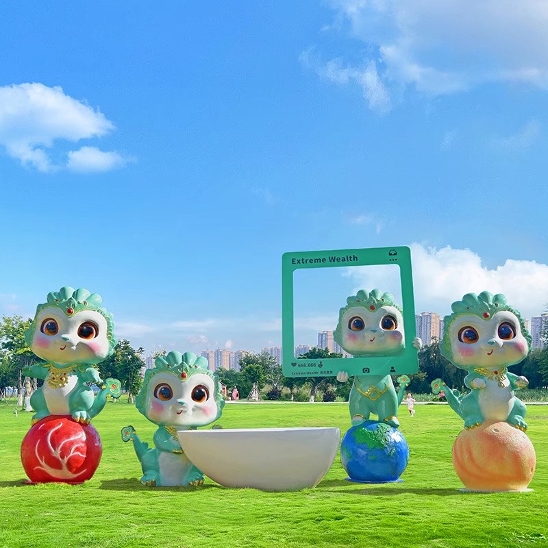 2025卡通蛇年大型雕塑落地生肖摆件春节元旦玻璃钢商场美陈吉祥物