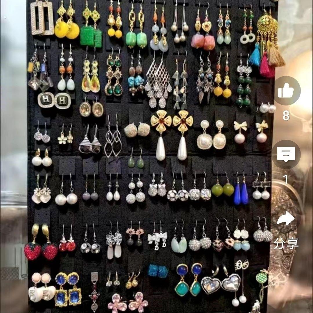 发饰墙上墙发夹收纳神器收纳带毛毡耳环壁挂饰品首饰挂袋项炼戒指