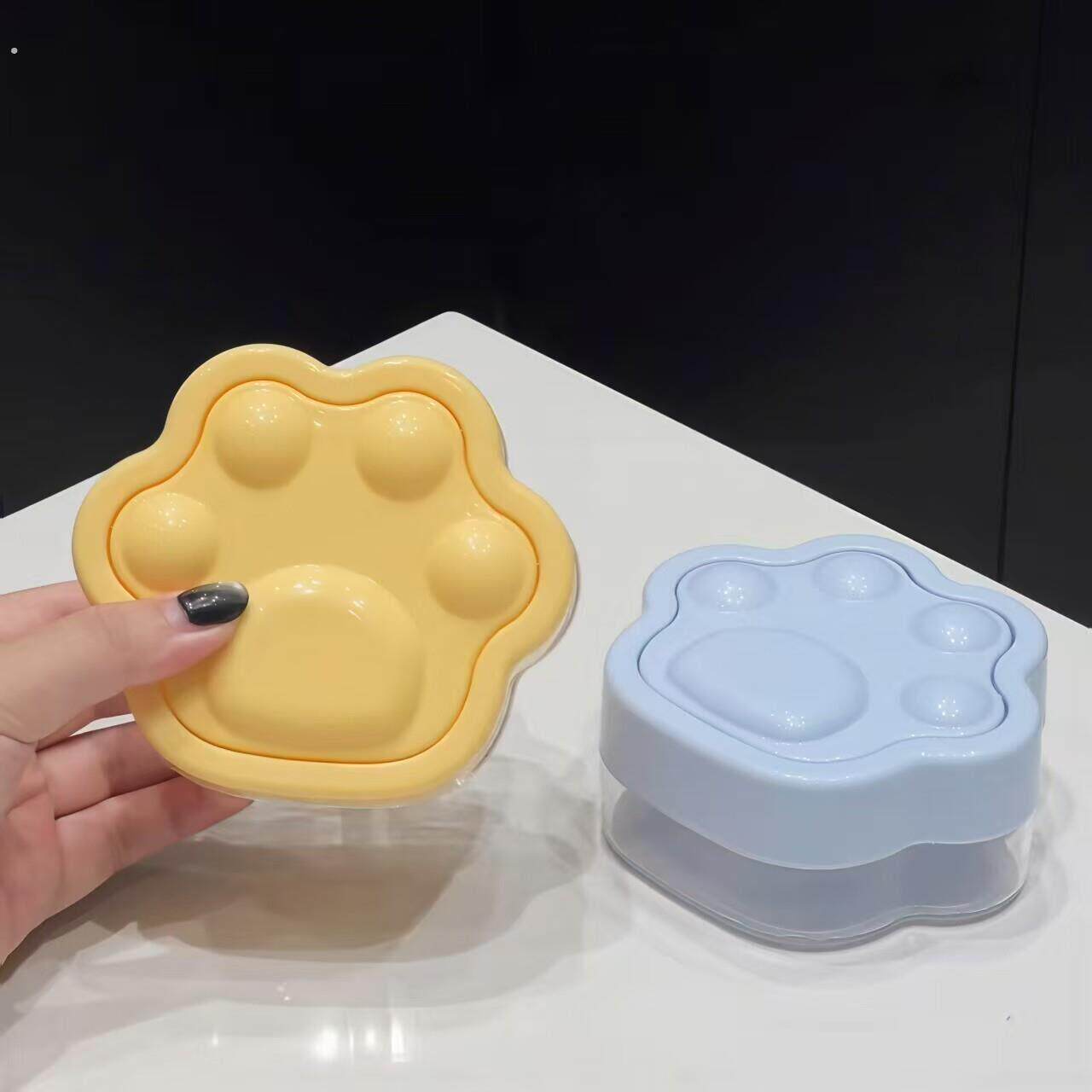 可爱猫爪制冰盒易脱模按压冰格模具高颜值家用储存冰块盒子
