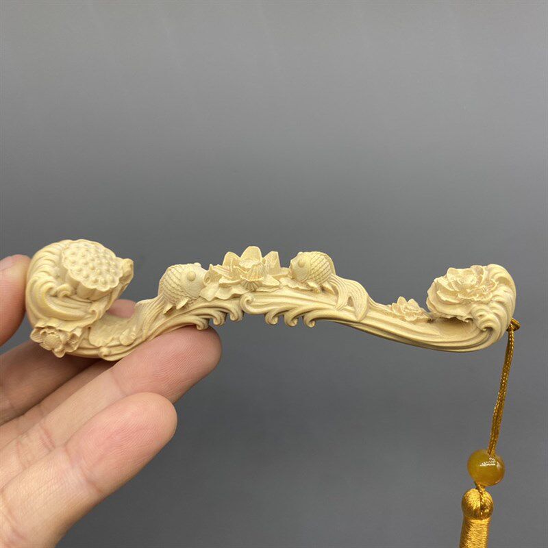 楠香木语叶黄杨木雕刻莲年有鱼如意手把件吊坠家居