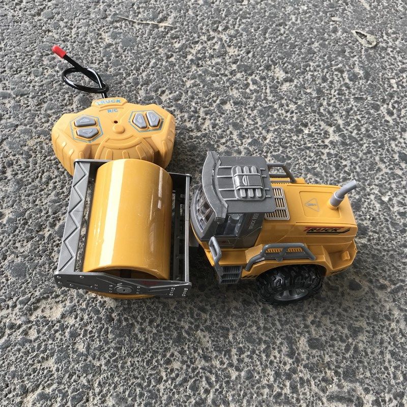 儿童无线电动遥控工程汽车挖土机破拆机推土压路车抓夹机玩具男孩