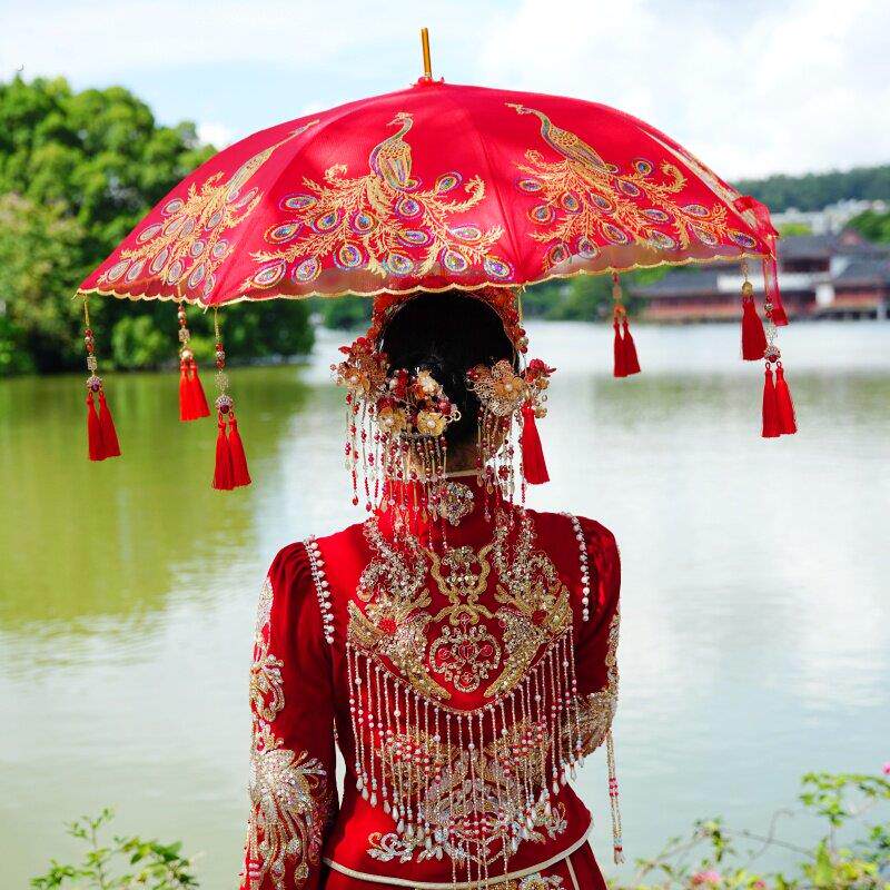 中国风婚礼流苏红伞新娘结婚伞出嫁陪嫁迎亲喜伞刺绣拍照出片红伞