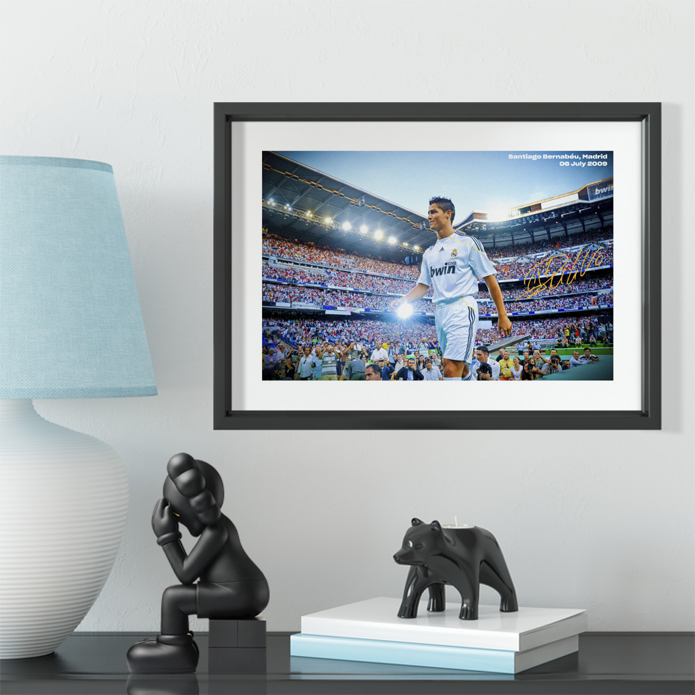 皇马C罗亮相伯纳乌实木装饰相框照片墙桌摆挂框摆件酒吧壁画图片