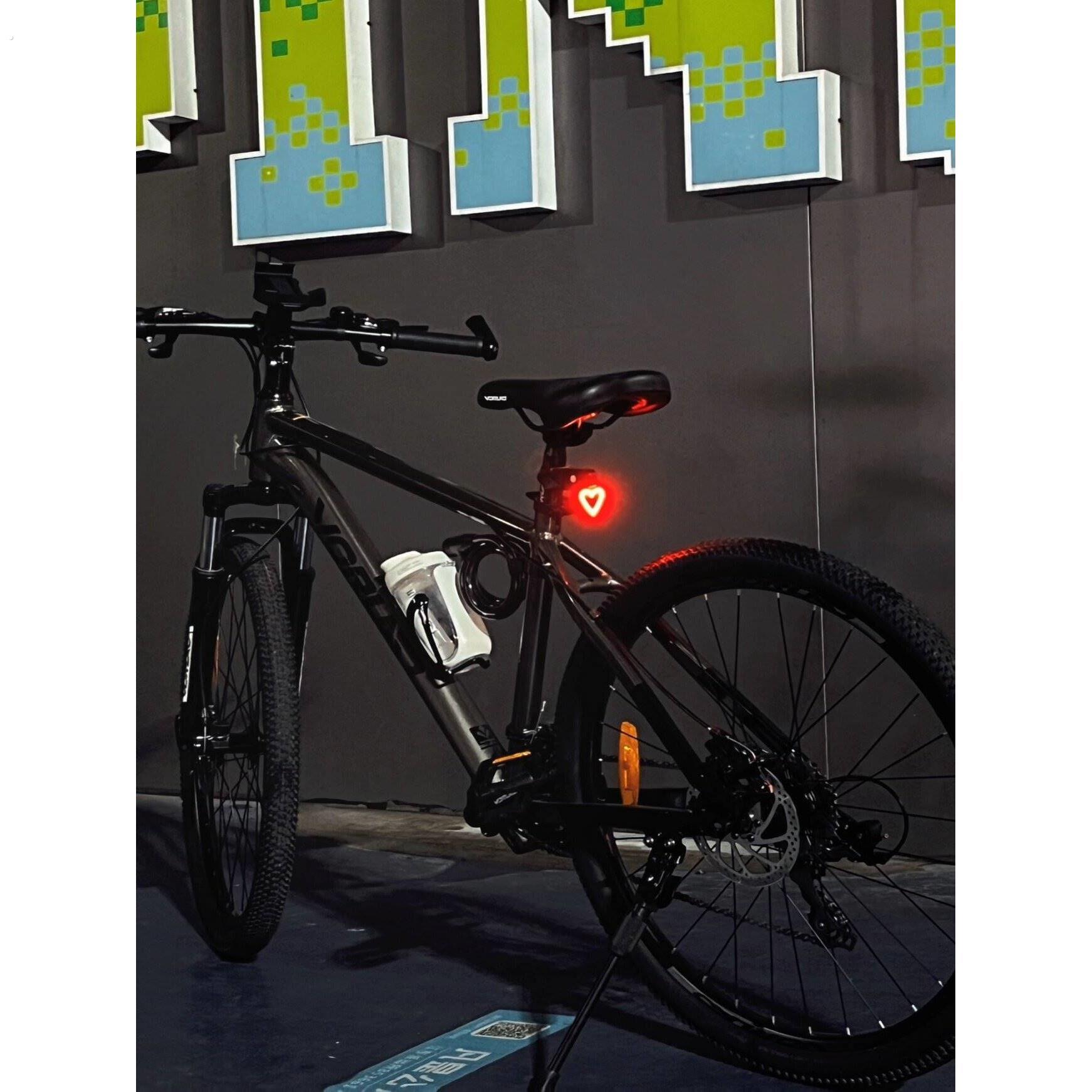 公路车爱心尾灯自行车usb充电山地车灯夜骑车骑行高亮警示