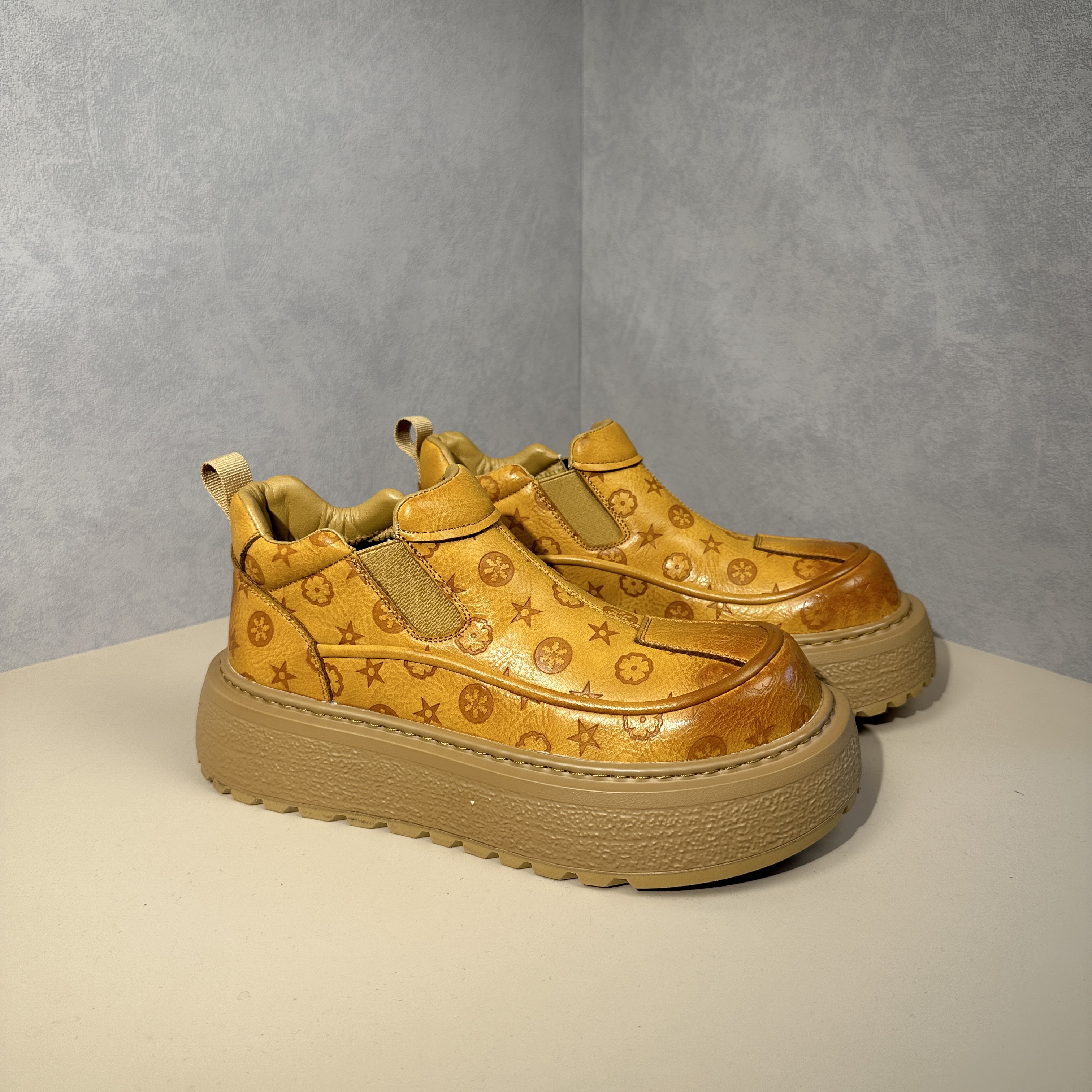 丑萌英伦轻奢欧美风印花马丁靴