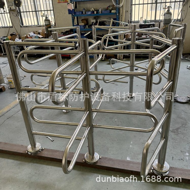 源头工厂生产不锈钢单向门 简易宽双层十字栅栏旋转道闸厂家价格