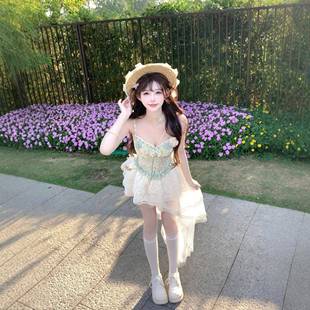 甜美清新花朵吊带连衣裙女夏新款 法式 设计感收腰小众不规则蛋糕裙