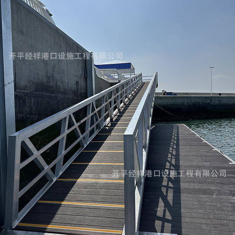 轻型品质铝合金引桥  趸船轮渡接岸悬梯  带橡胶轮子 安全扶手