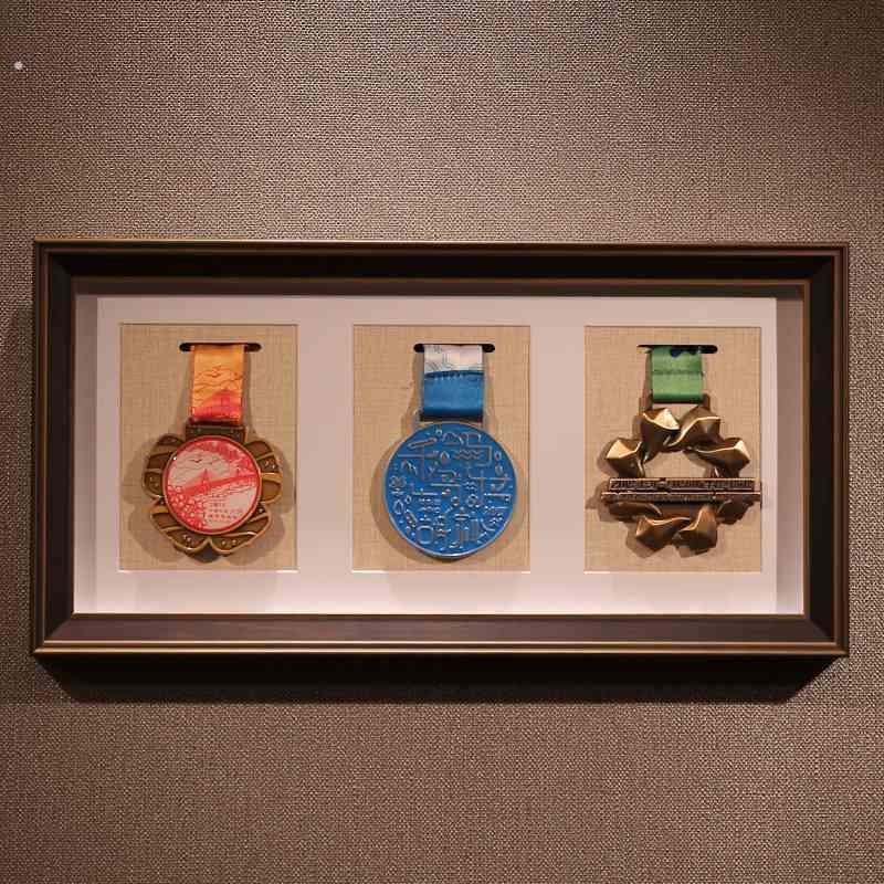 马拉松奖牌奖章收纳实木框摆台展示徽章纪念章奖状展示框挂墙相框