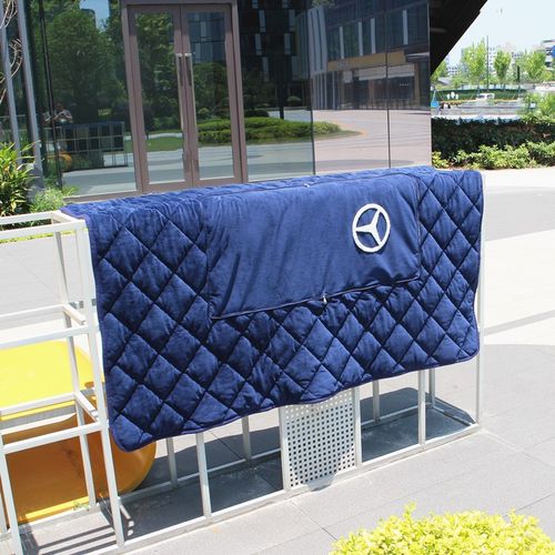 奔驰汽车抱枕被新款毛巾绣车载舒适靠垫自驾旅行毛毯折叠便携枕