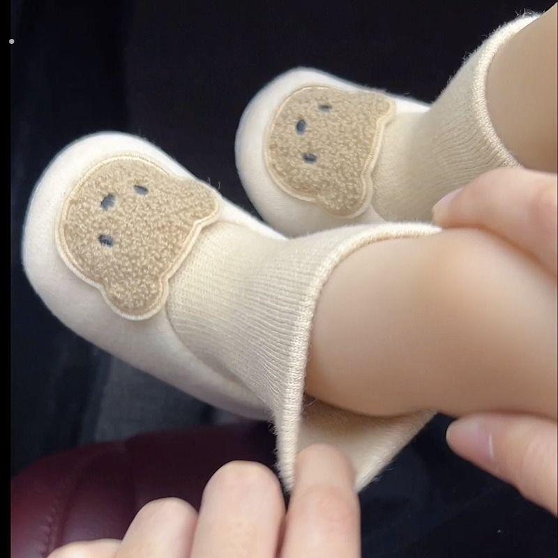 新生儿春秋冬季宝宝鞋袜软底0- -6月保暖室内加绒1岁男女宝婴儿鞋
