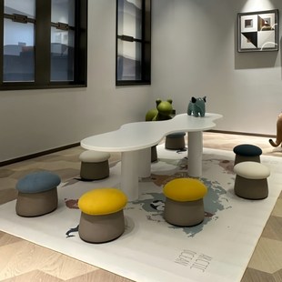 售楼处儿童区桌椅组合阅读圆凳架空层儿童乐园娱乐区手工桌椅定制