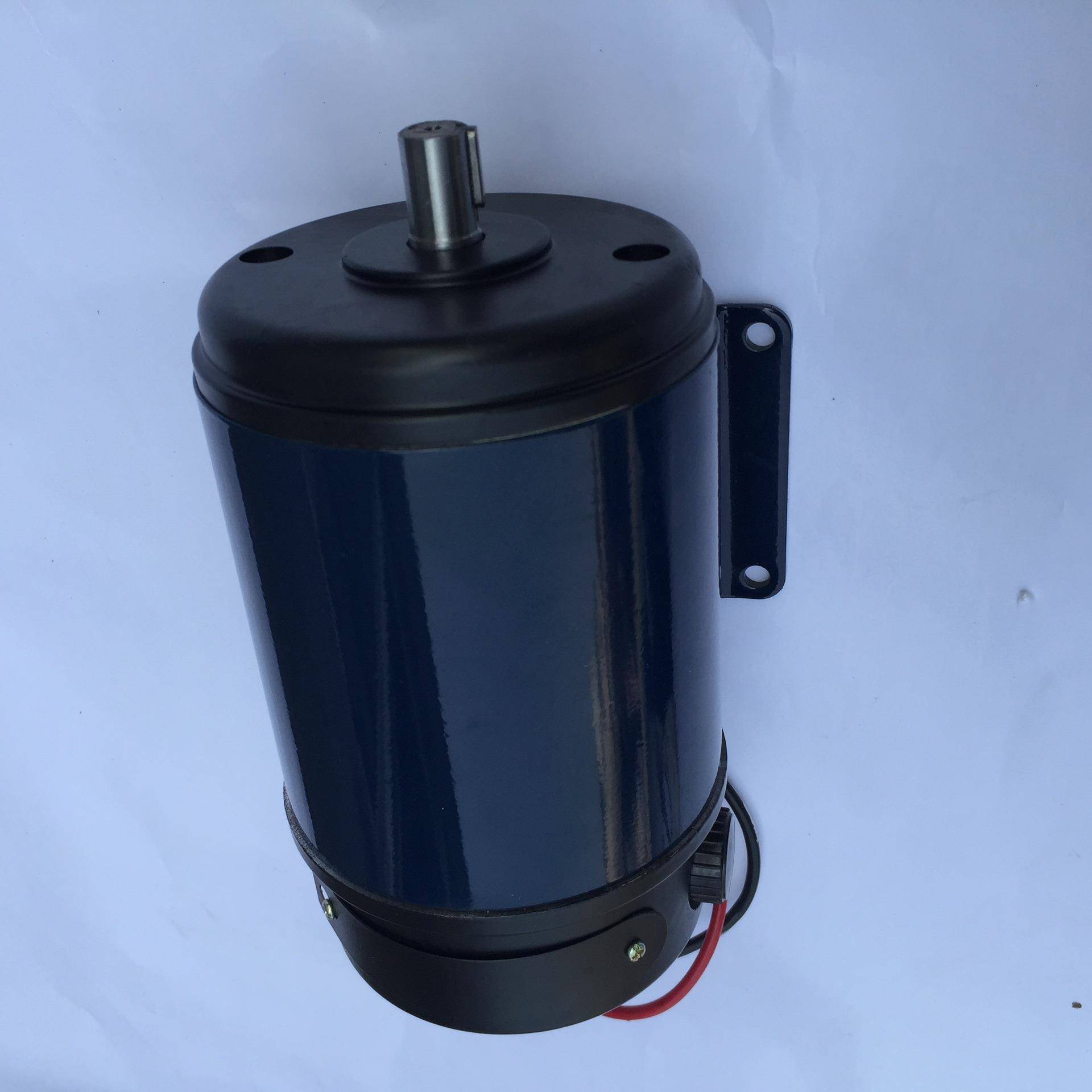 110T154A1直流电机直流永磁系列电动机700W220V直流电机图片