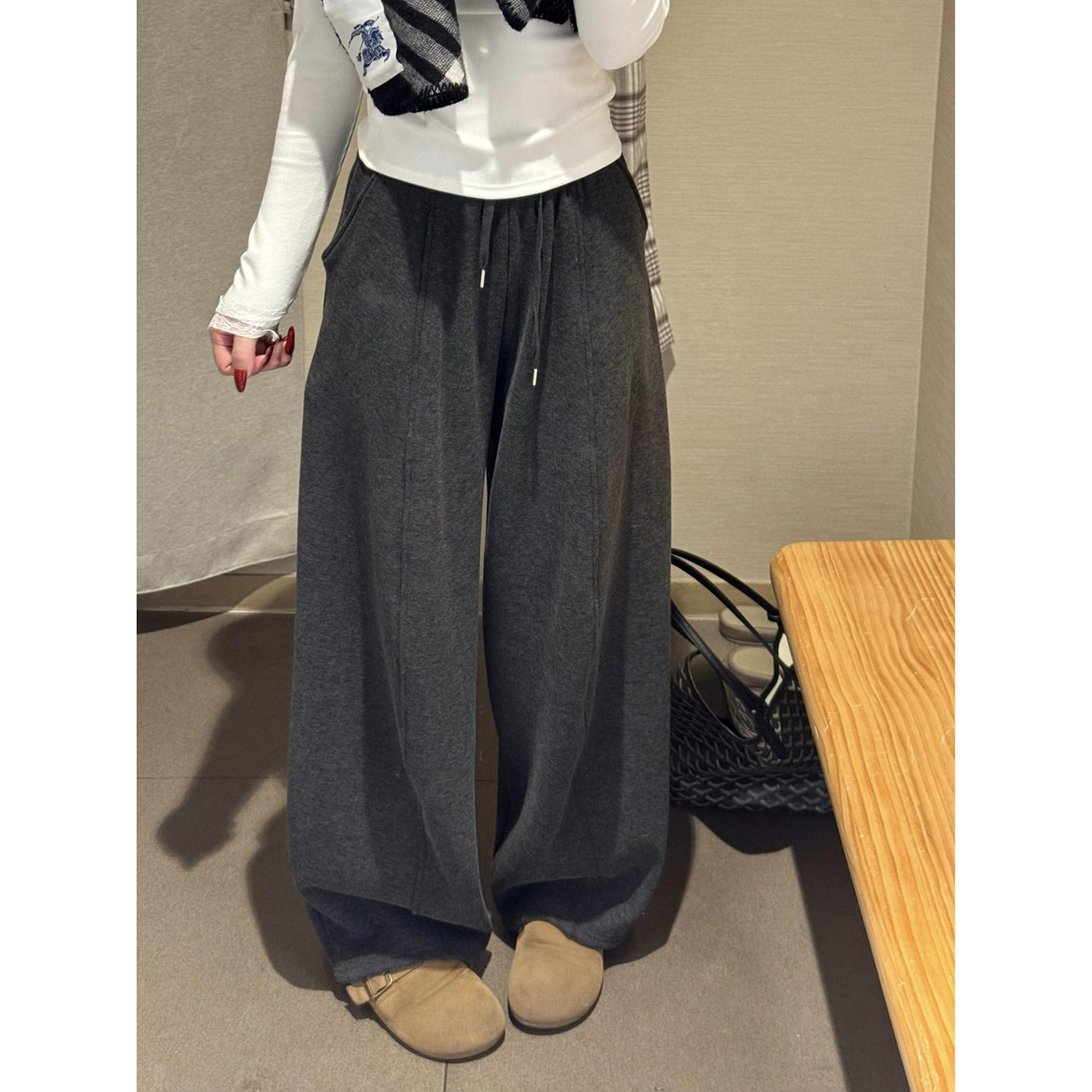 灰色加绒毛呢弯刀裤女秋冬加厚宽松奥粒绒阔腿裤香蕉卫裤慵懒风