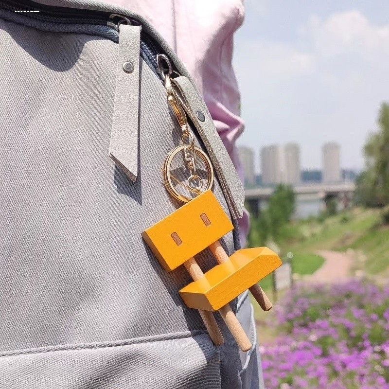 铃芽之旅钥匙扣草太椅玲芽户缔动漫周边猫咪吊挂件卡通可爱创意