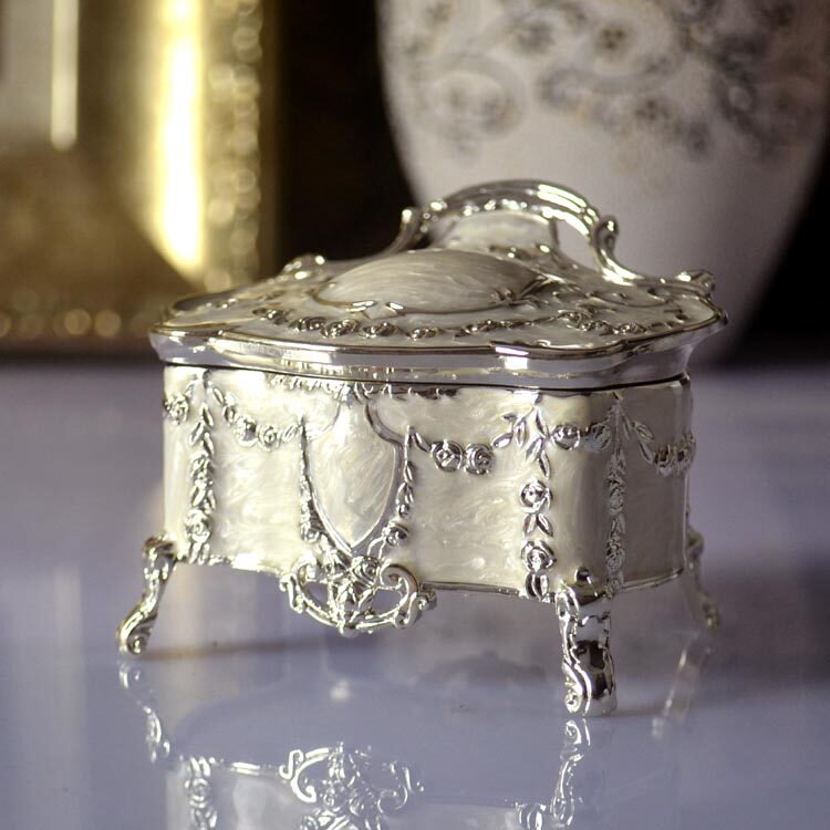 精美首饰盒欧式花纹饰品盒银色白胶金属收纳盒戒指盒生日