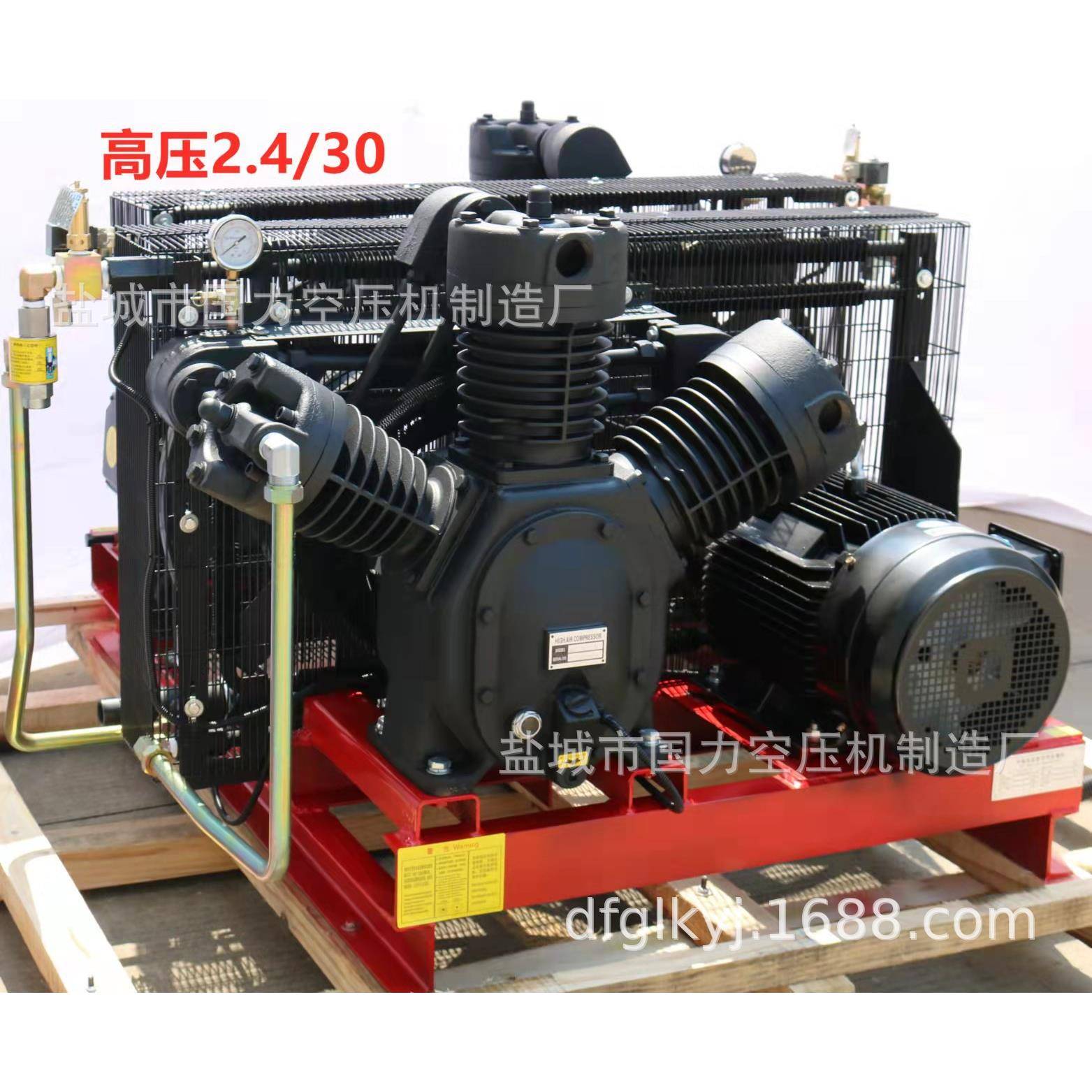 中高压吹瓶空压机专业为PET吹瓶提供纯净的气源2430-15KW*2