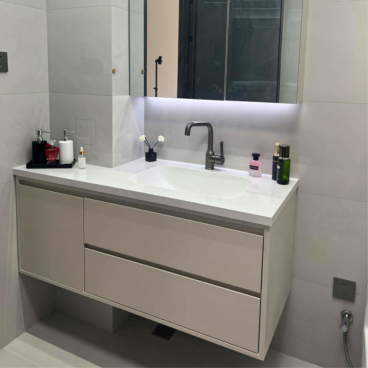 切角定制实木浴室柜组合异形定做岩板无缝盆简约现代洗手台小户型