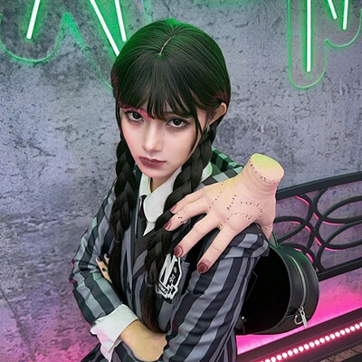 亚当斯一家星期三假手搪胶手Wedn