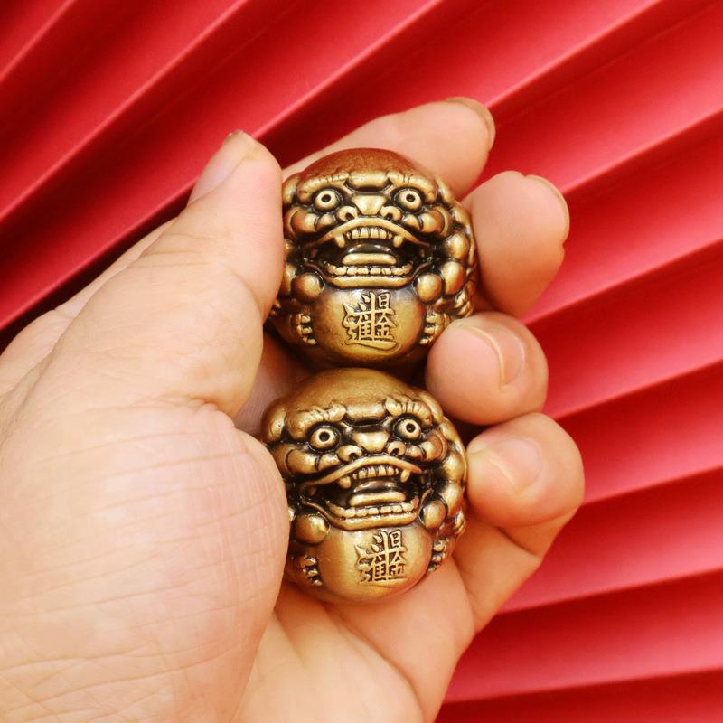 黄铜实心龙头核桃雕刻手把玩件纯铜老文玩茶宠桌面摆件老年健身球