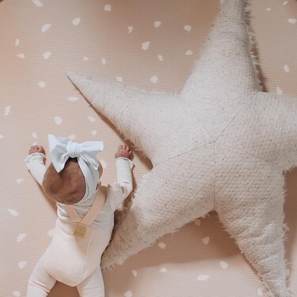 ins新款现货哈超柔软海星抱枕靠枕宝宝玩具家居装饰靠沙发靠垫