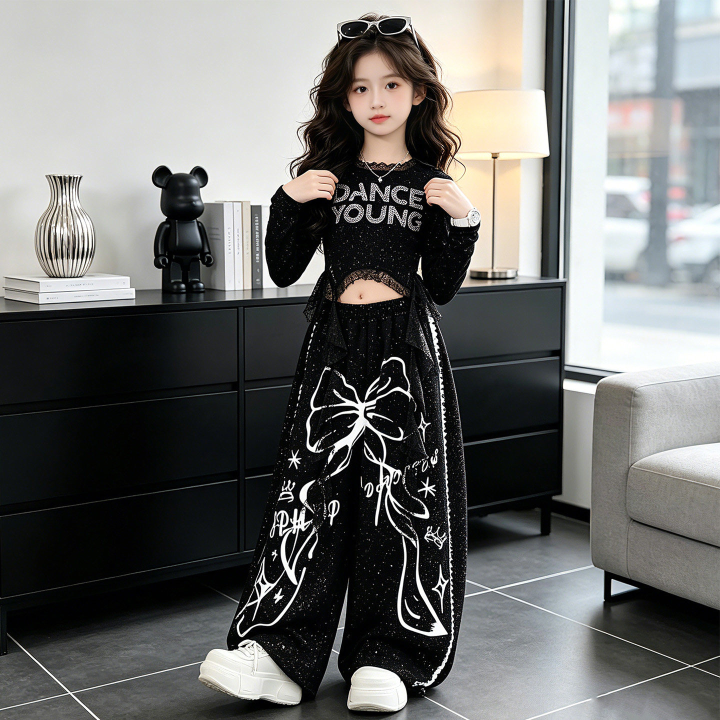 爵士舞女童秋季街舞演出服套装2026新款中大童长袖上衣休闲阔腿裤