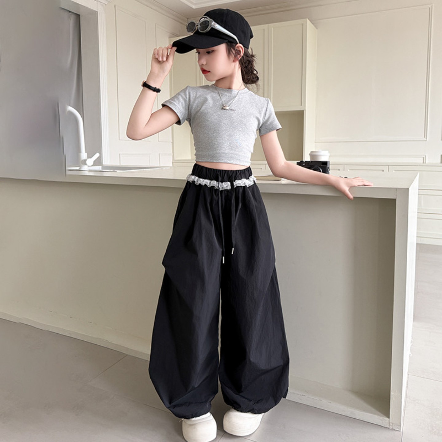 爵士舞服装女童街舞演出服短袖露脐上衣阔腿裤套装夏季帅痞裤薄款