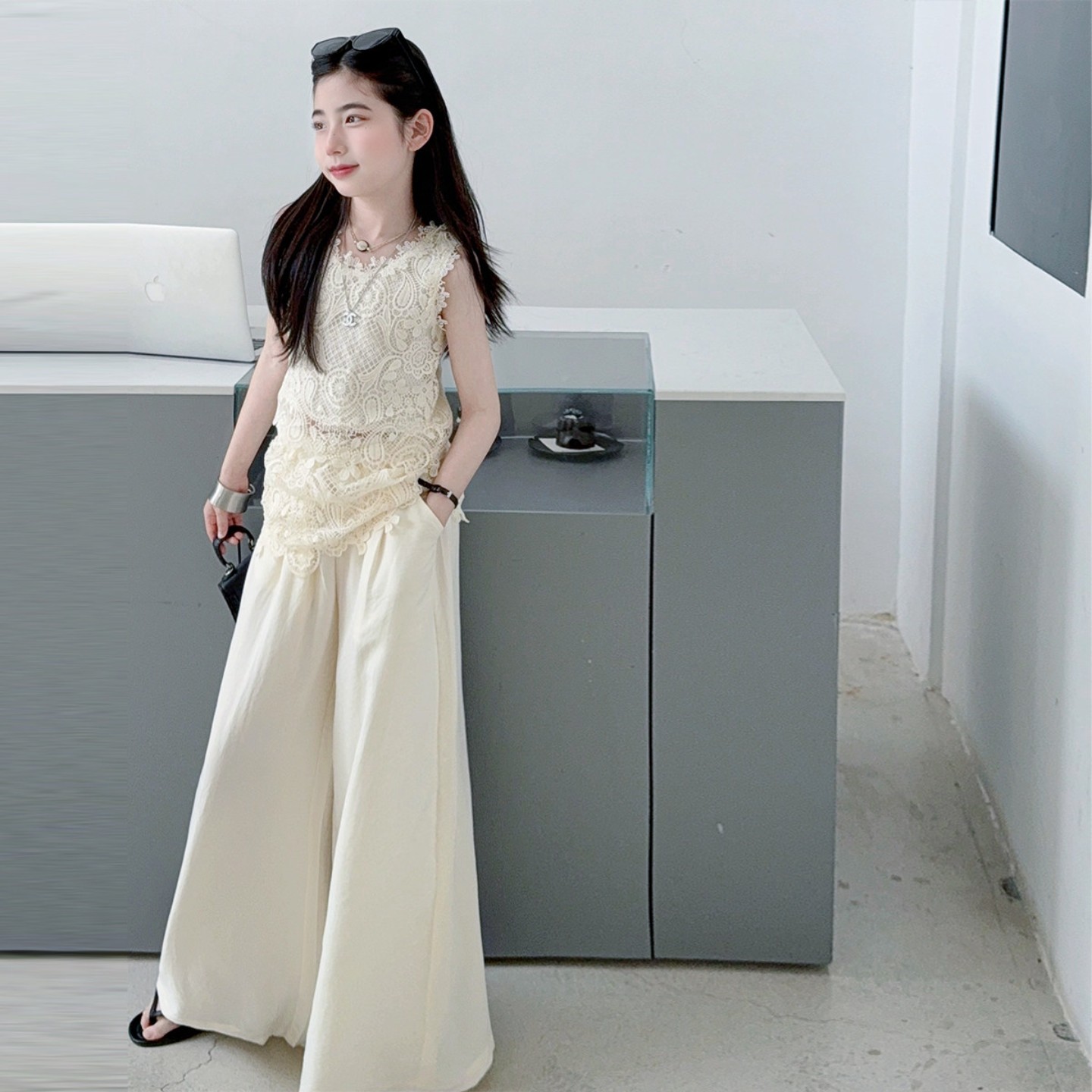 女童镂空背心上衣裤子套装2026年儿童夏装女孩休闲阔腿裤两件套潮
