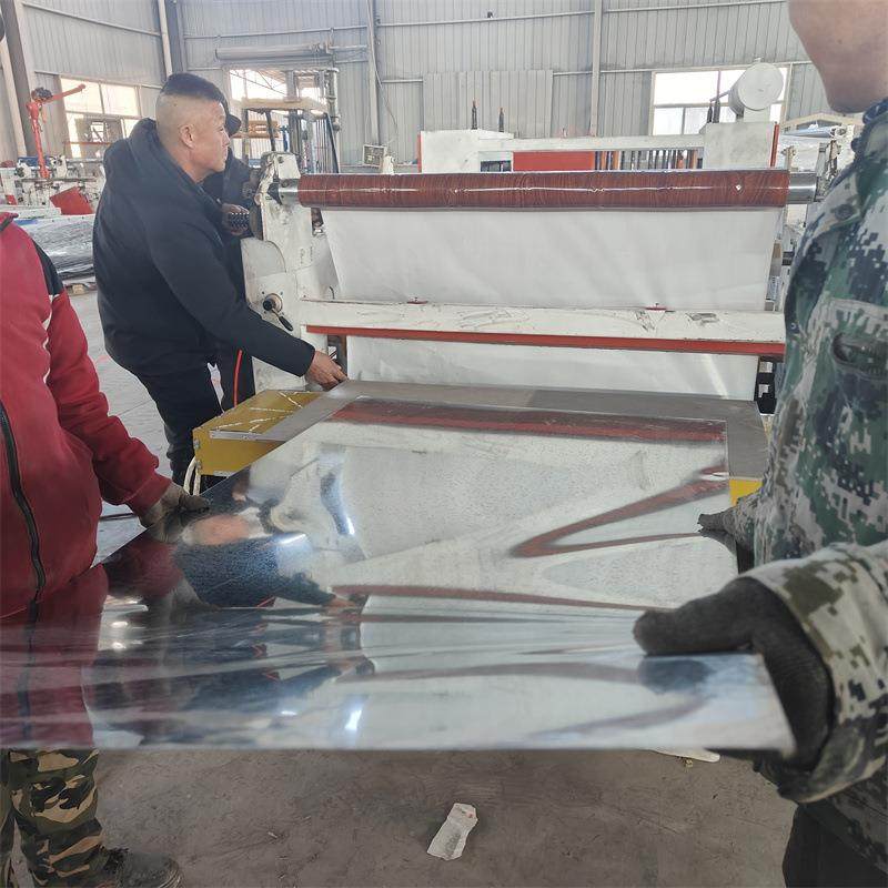 金属板贴合PVC膜覆膜机 聚氨酯胶水镀锌钢板覆PVC膜贴膜机,五金/工具,机床,淘宝优惠券,粉丝福利购,淘宝优惠卷