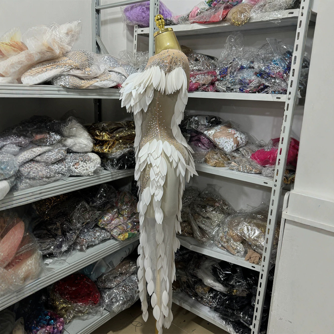 跨境白色羽毛烫钻性感透视长裙欧