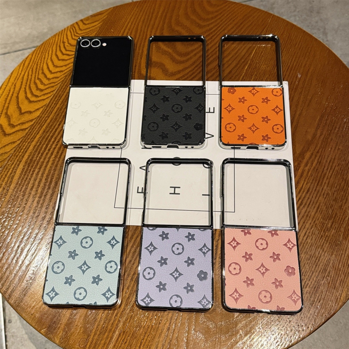 适用于三星GalaxyZFlip7手机壳新款电镀老花压印三星zflip6高级感轻奢折叠屏老花fold7创意简约男女款防摔