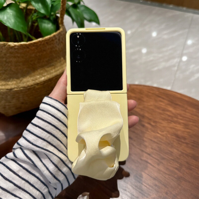 适用小米mix2手机壳PuraX华为Pocket2折叠壳OPPO FindN3摩托罗拉razr60简约三星Zflip7保护套5奶黄肤感手腕带